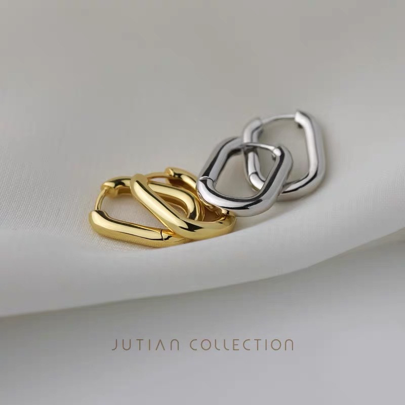 The minimalist metal ear buckles and stud earrings from Dongdaemun, South Korea, are small and exquisite geometric U-shaped, popular women's earrings full figure