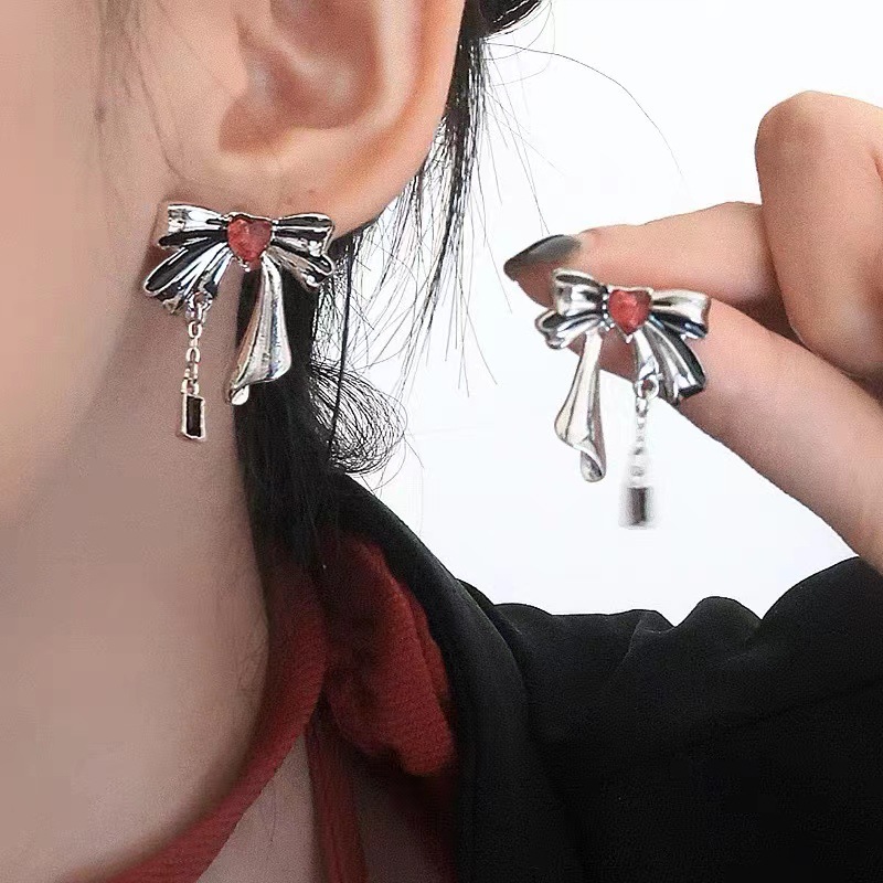 S925 Silver Needle Bow heart-shaped Stud Earrings for Women, with a unique, niche and high-end design sense. Red heart-shaped stud earrings for women details Picture