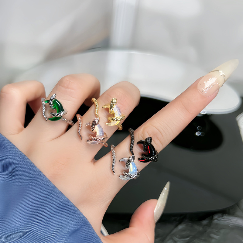 This original innovative Chinese-style moonstone texture snake-shaped opening ring is a fashionable, individualistic and niche ring with a cold and elegant style for women Application Scenario