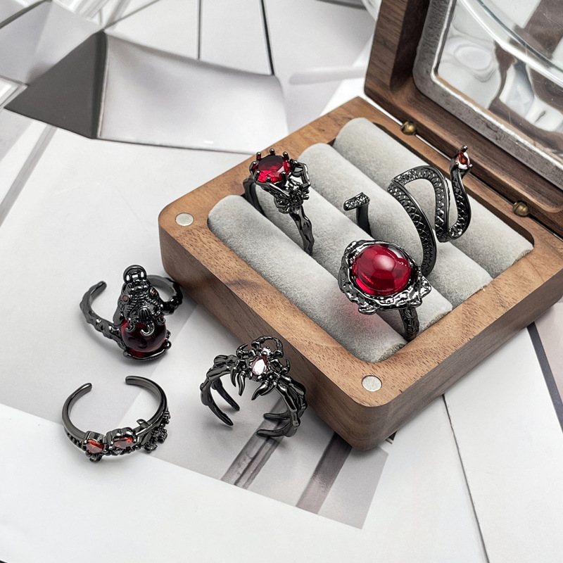 Cross-border European and American dark style snake-shaped spider alien punk open ring, unique female hip-hop niche design ring full figure