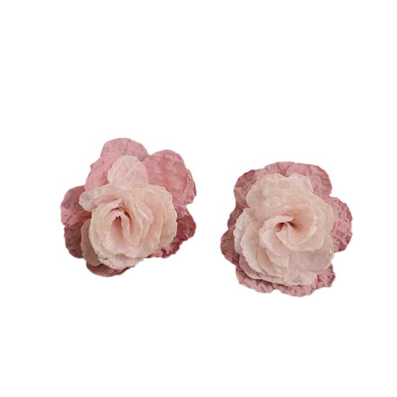 French romantic pink chiffon flower stud earrings for women, Instagram-chic, retro and socialite vacation style new earrings Application Scenario