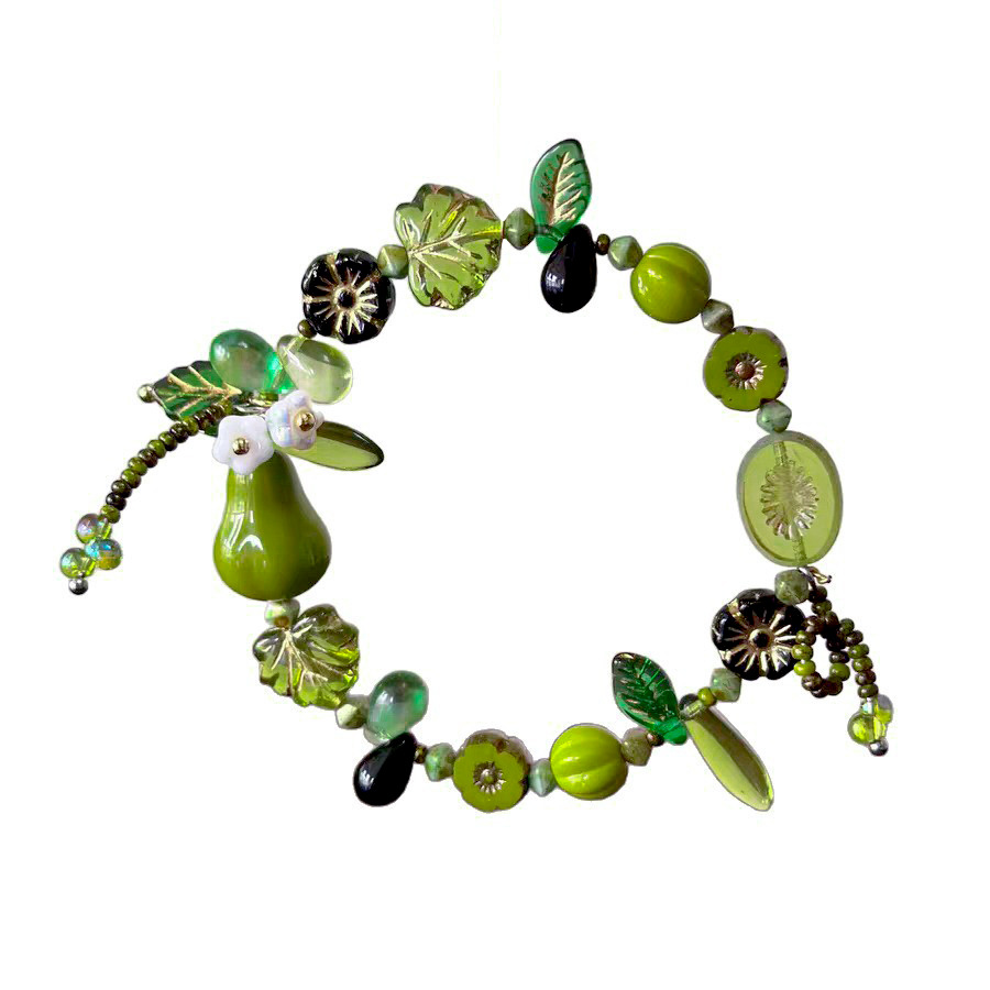Green pears and spring buds! Green beaded natural plant series green pear bracelet, a niche forest-themed retro beaded bracelet for women Item Picture