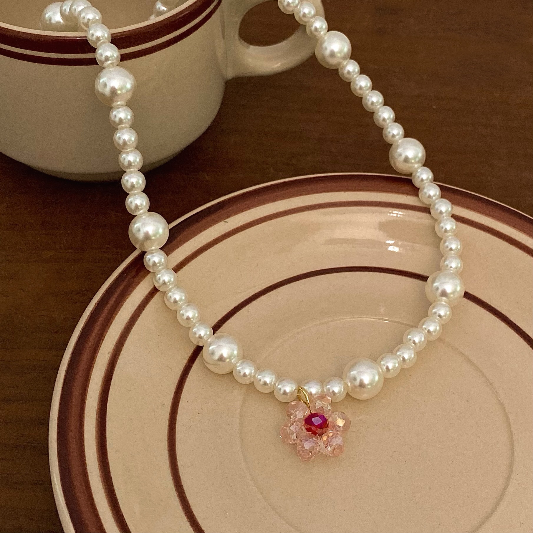 French crystal flower pearl necklace for women, 2023 new style versatile collarbone chain, niche accessory necklace Application Scenario