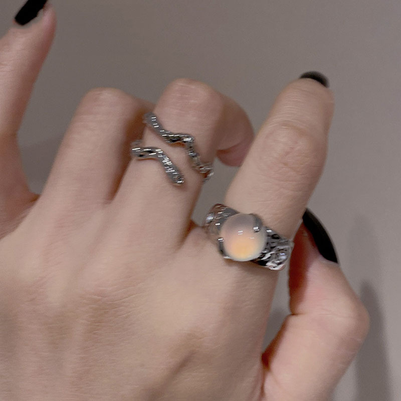 A niche design sense, light luxury and cold style open-mouth ring for women on Instagram, fashionable and individual, moonstone, elegant and simple ring full figure