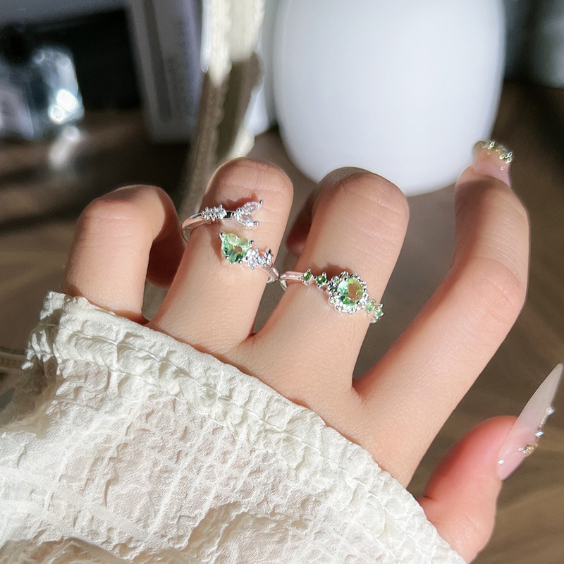 Korean-style silver light green zircon open ring, a niche design for women, exquisitely layered and exuding a sense of high-end luxury details Picture