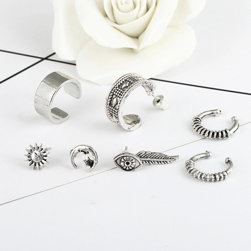 Wholesale of best-selling stud earrings, European and American Bohemian retro sun and moon earrings, eight-piece set of stud earrings Application Scenario