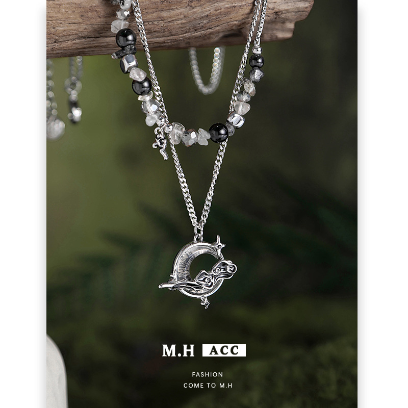 The ancient-style nebula and crescent moon necklace, stacked with a high-end stone fashionable sweater chain, is a unique and retro necklace for women, a niche item Specification drawing