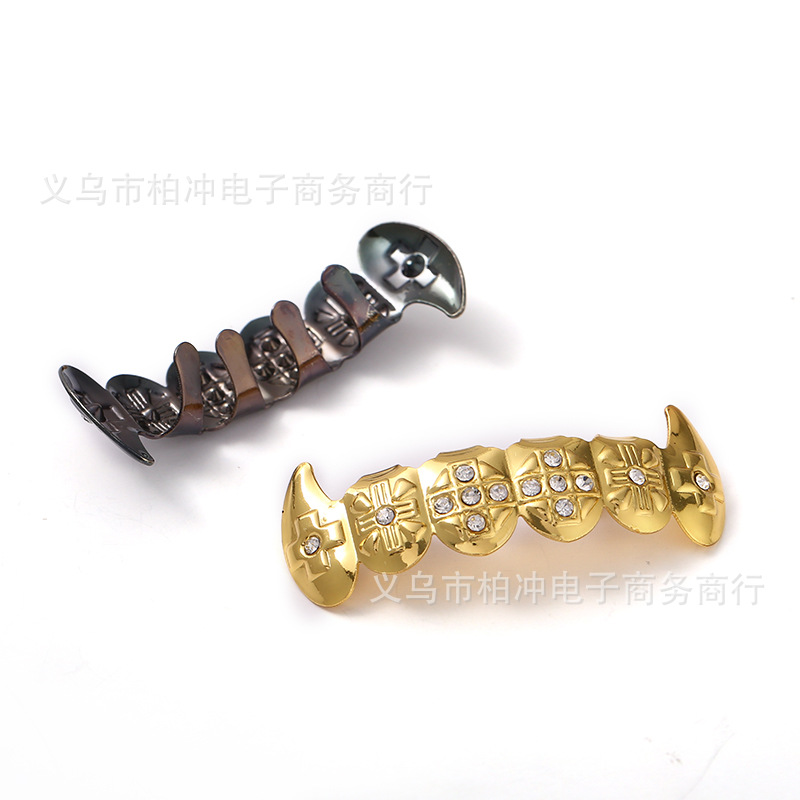 18k electroplated diamond-encrusted trendy hip-hop braces for both men and women, European and American Halloween tiger teeth, vampire dentures, and sharp teeth Application Scenario