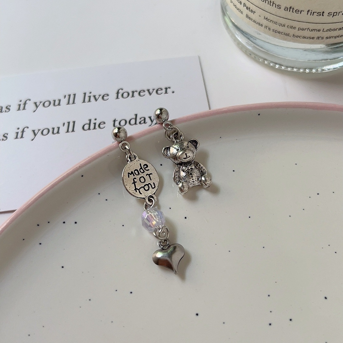Asymmetrical bear stud earrings for women, with a light luxury and niche design, exude a sense of sophistication. They are fashionable, elegant and sweet earrings for women full figure