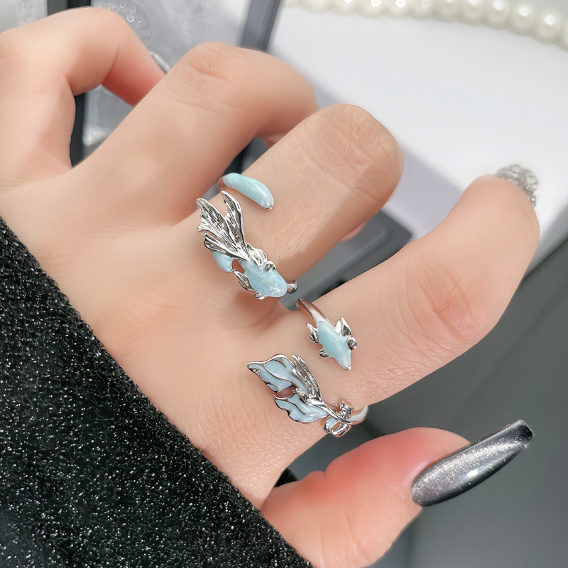 Unique irregular fish-shaped drop enamel open ring, a gender-neutral and niche couple ring for women on Instagram full figure