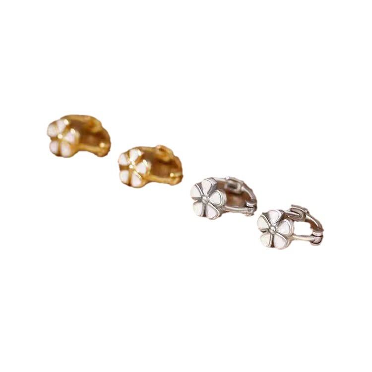 Ear Stud Women's Summer Daisy earrings 2025 New style ear buckle trendy, simple and elegant, versatile commuting ins earrings Item Picture