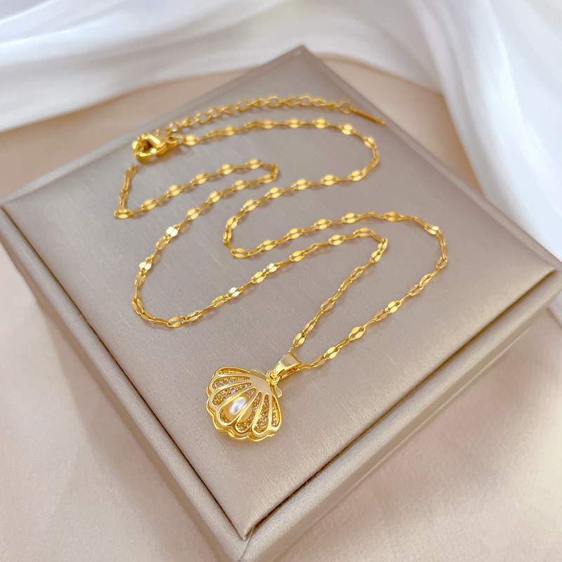 【 Titanium Steel 】 Light luxury full diamond slightly inlaid zircon perforated shell pearl necklace, copper-plated real gold pendant, ins style Application Scenario