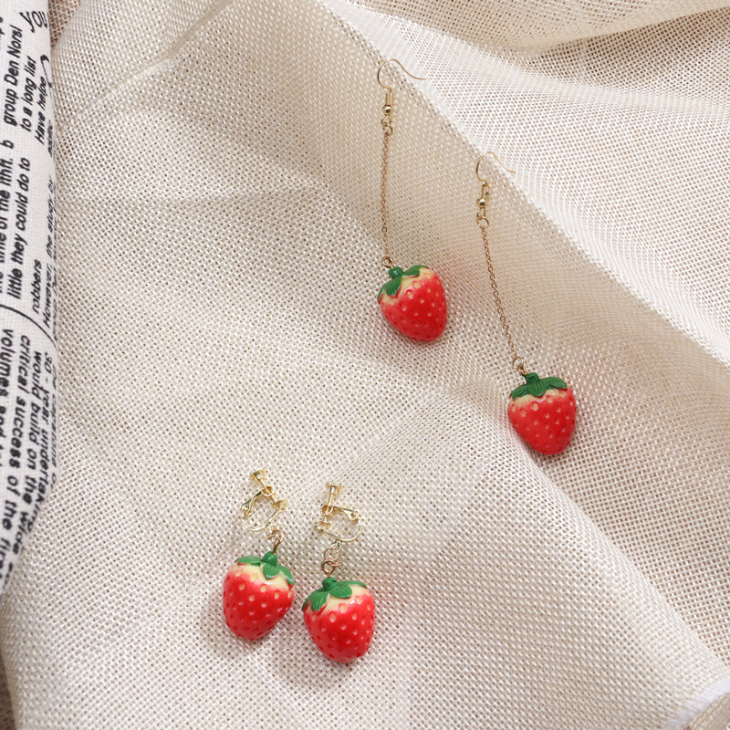 2025 New trendy Korean sweet and cute girl heart versatile ear clips, ins style super cute strawberry earrings for girls full figure