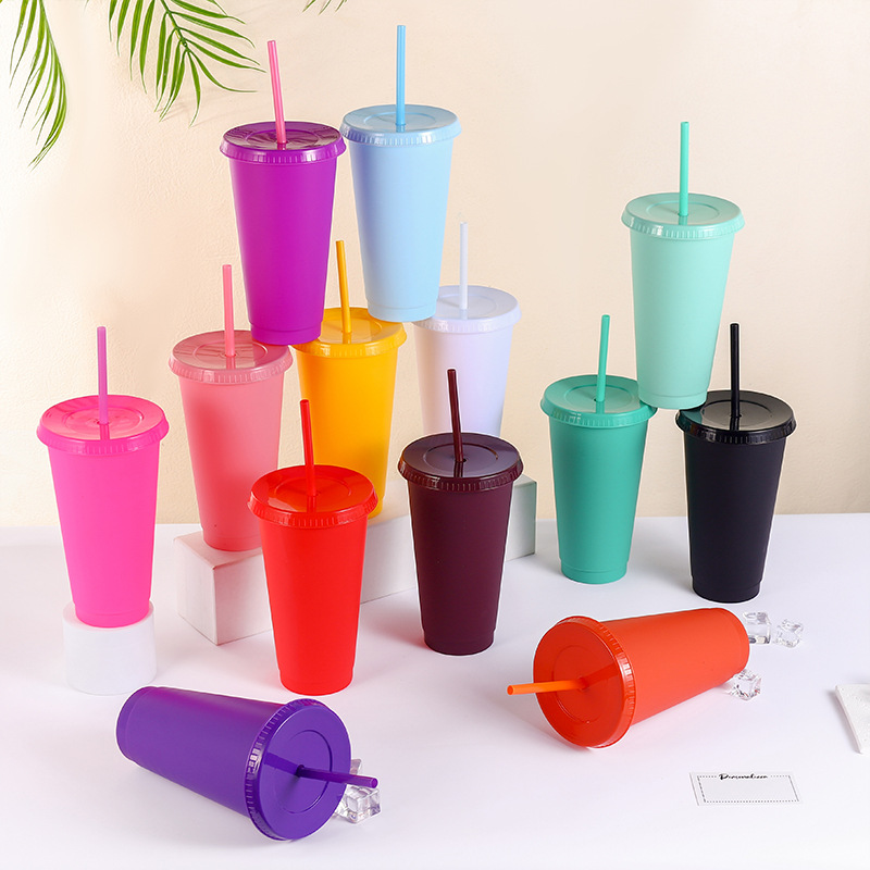 Cross-border best-selling plastic straw cups with high appearance standards, frosted casual cups for catering and tea bars, factory wholesale of drinking cups full figure