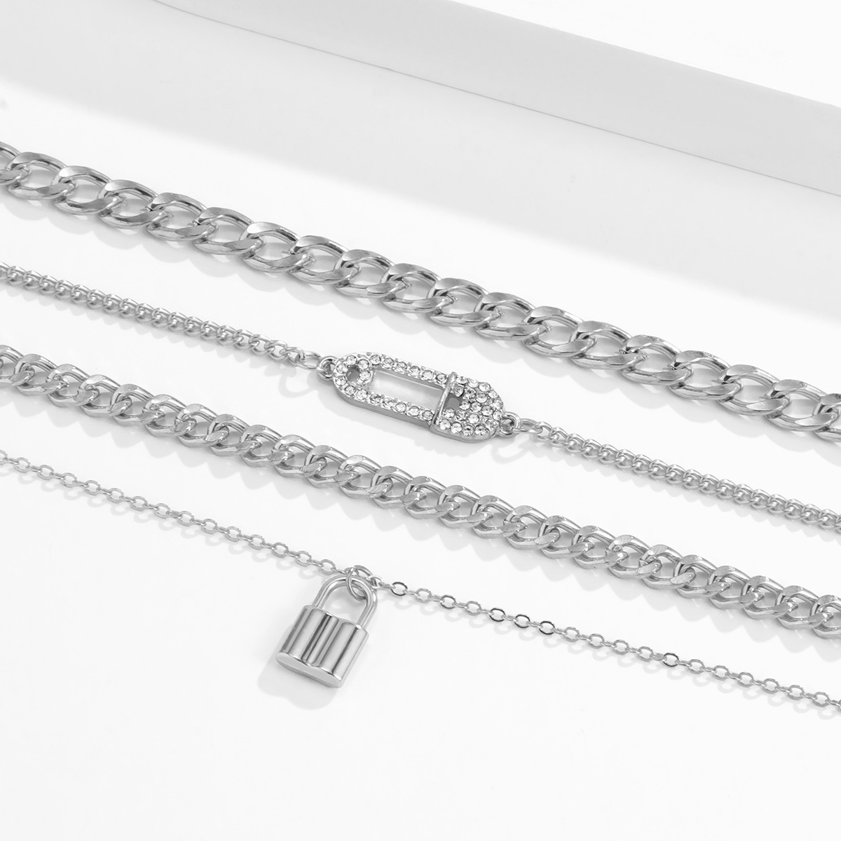 A cross-border multi-element micro-inlaid rhinestone brooch set necklace from Europe and America, mixed and matched with a punk-style geometric alloy necklace Specification drawing