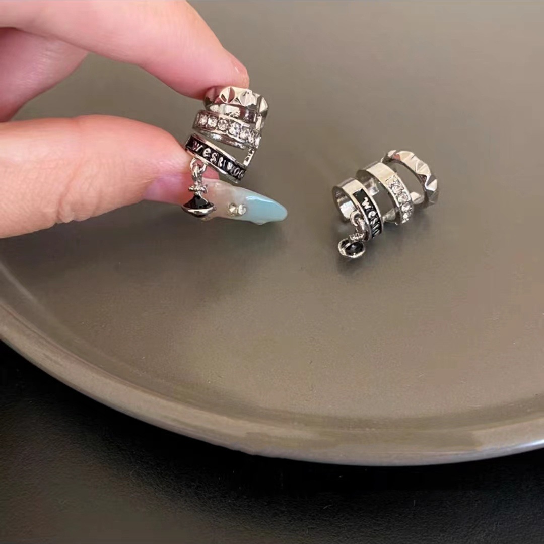 Sweet and cool, cold style multi-layer ear bone clip women's 2025 new fashionable and elegant earrings and earrings with a light luxury and high-end feel Application Scenario