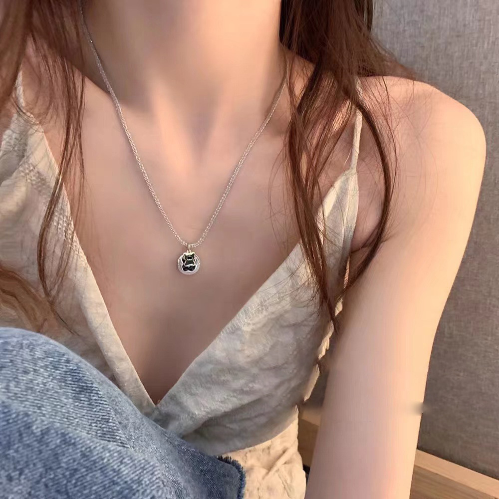The sparkling little bear pendant necklace is a unique, fashionable and versatile collarbone chain accessory for women's summer Application Scenario