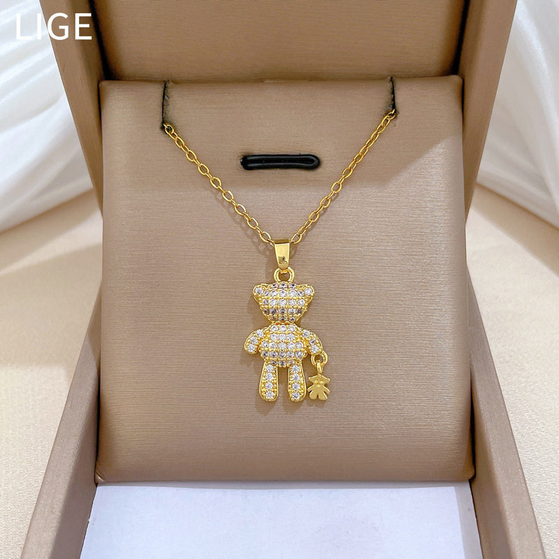 【 Titanium Steel 】 Big bear leading Little Bear, light luxury and elegant, full diamond necklace, versatile collarbone chain, titanium steel chain for women full figure