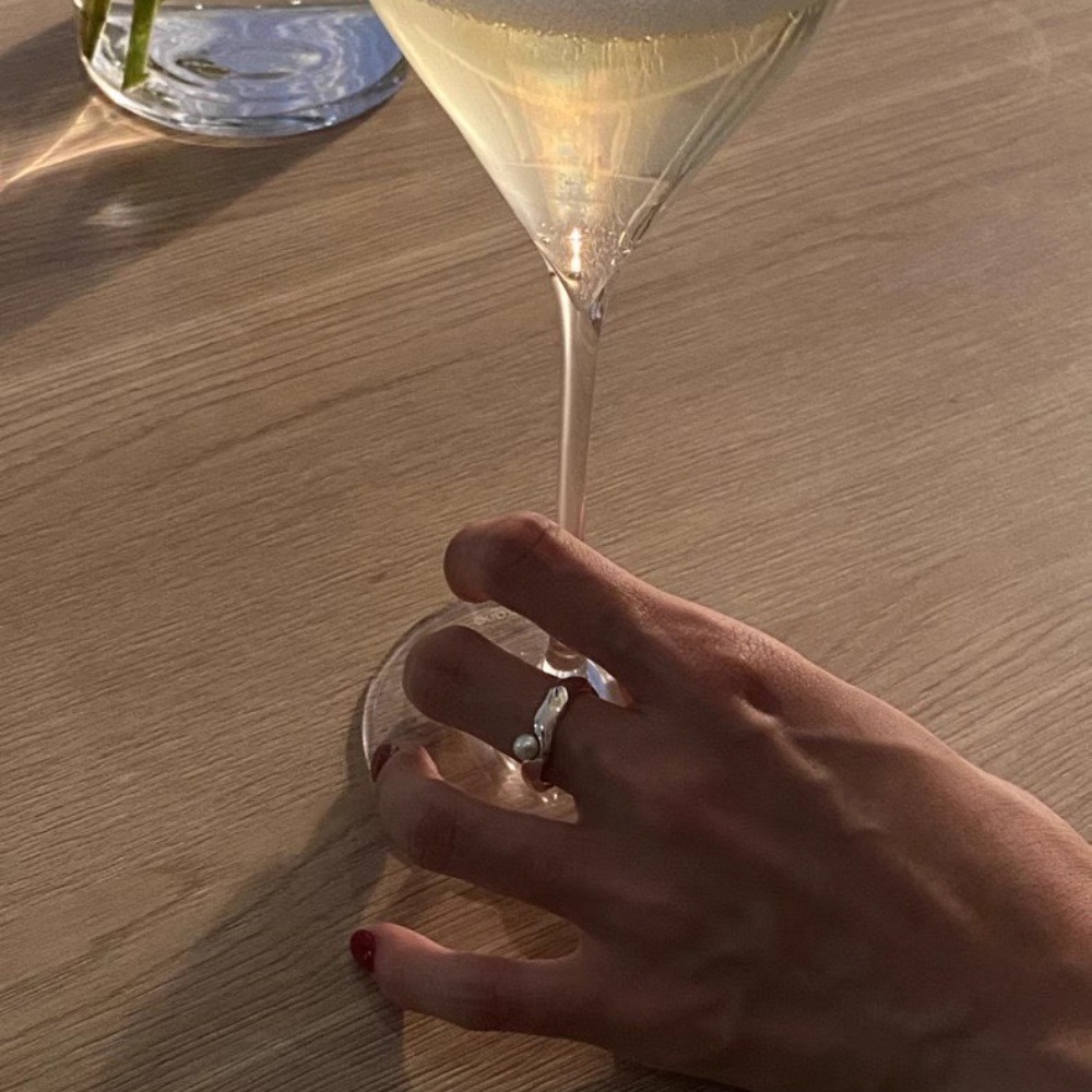 Korean 925 sterling silver pearl ring, a feminine, niche design with a high-end feel, a simple and cold style index finger ring Item Picture