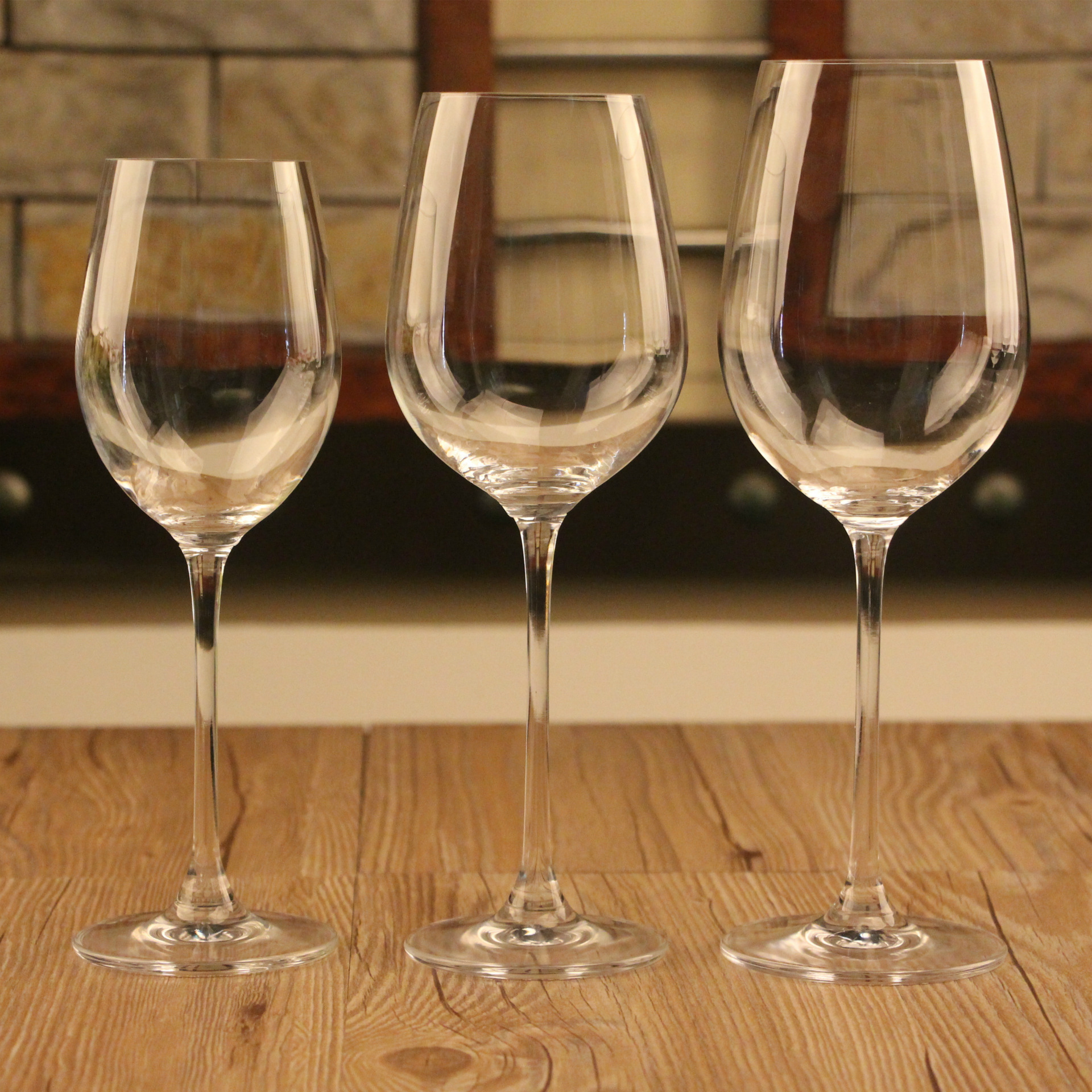 Wholesale of high-end transparent glass wine glasses, red wine glasses, machine-made goblets, and Beaujolais Rheinland wine glasses full figure