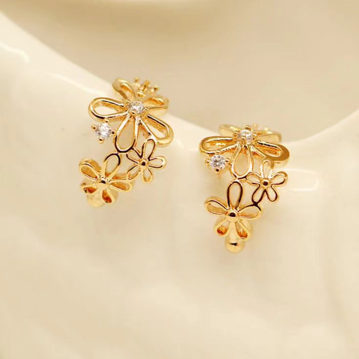 Hollowed-out flower micro-inset diamond ear clips for women, trendy Korean ins style, versatile and unique design, no ear holes, ear bone clips full figure