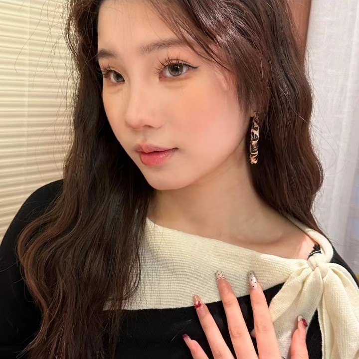 Retro leopard print square ear ring earrings, a new bestseller in 2025, with a high-end feel. Unique, niche and exaggerated earrings Specification drawing