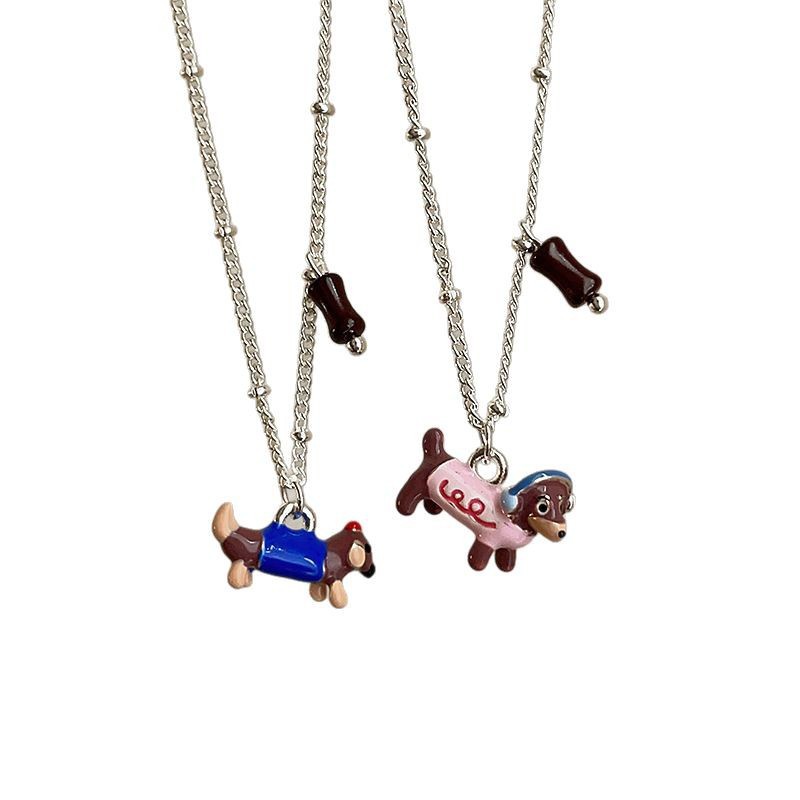 A playful and colorful oil-dripping dachshund pendant necklace for women, with a unique and distinctive design sense, is a neckchain and collarbone chain Item Picture