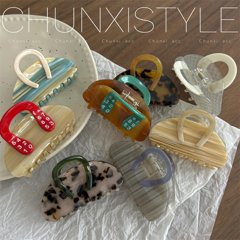 This stylish and versatile small bag clip is the same as the one from Dongdaemun Acetate in South Korea, featuring the side clip of the hairpin at the back of the head Specification drawing