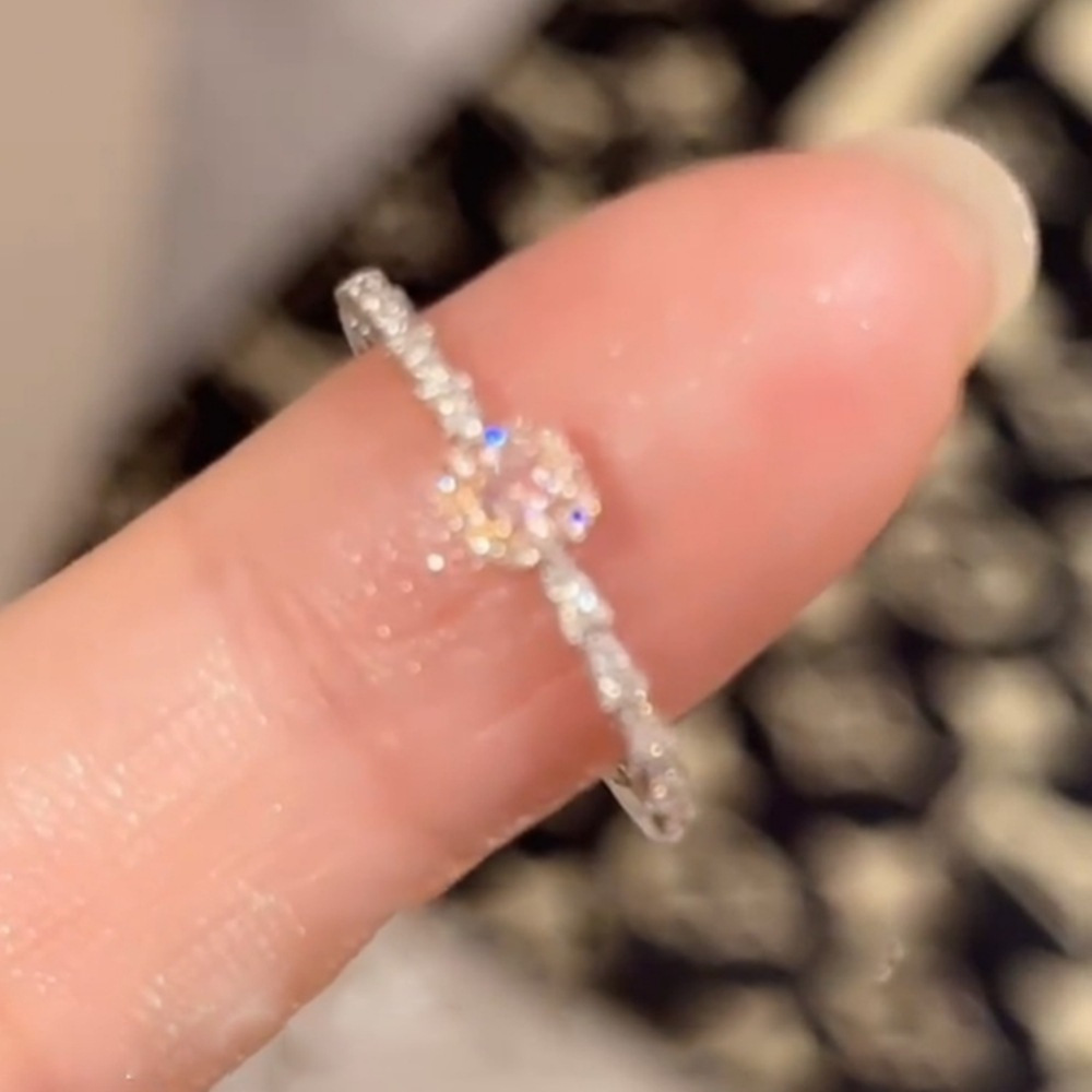The dazzling pink zircon ring is a new, niche design index finger ring for women. It is unique, fashionable, individual and high-end details Picture