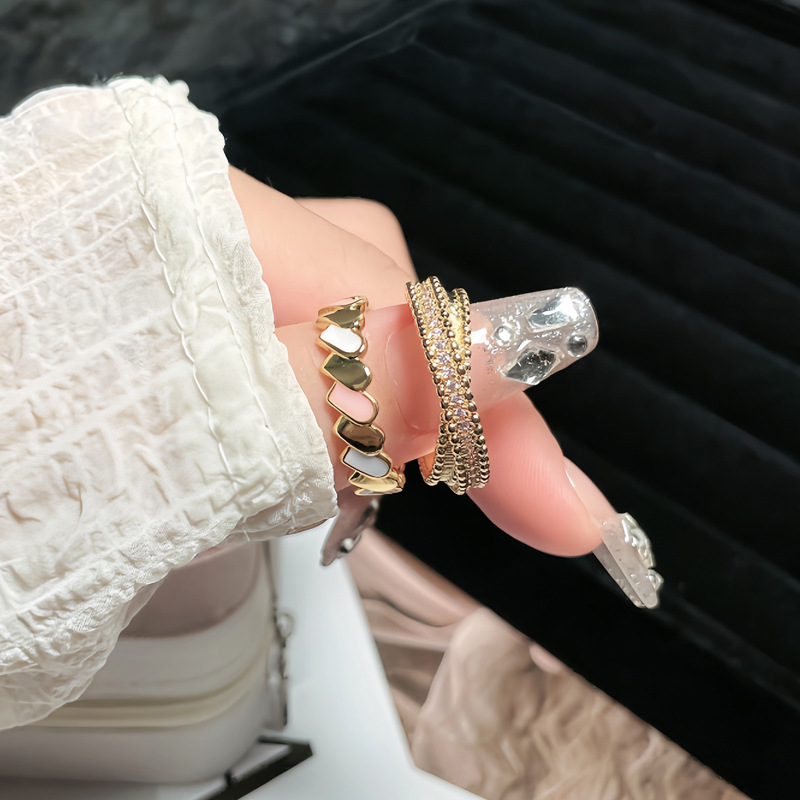 Sweet and cool girlish pink diamond zircon open ring, a unique and exquisite cross-cold style design for women full figure