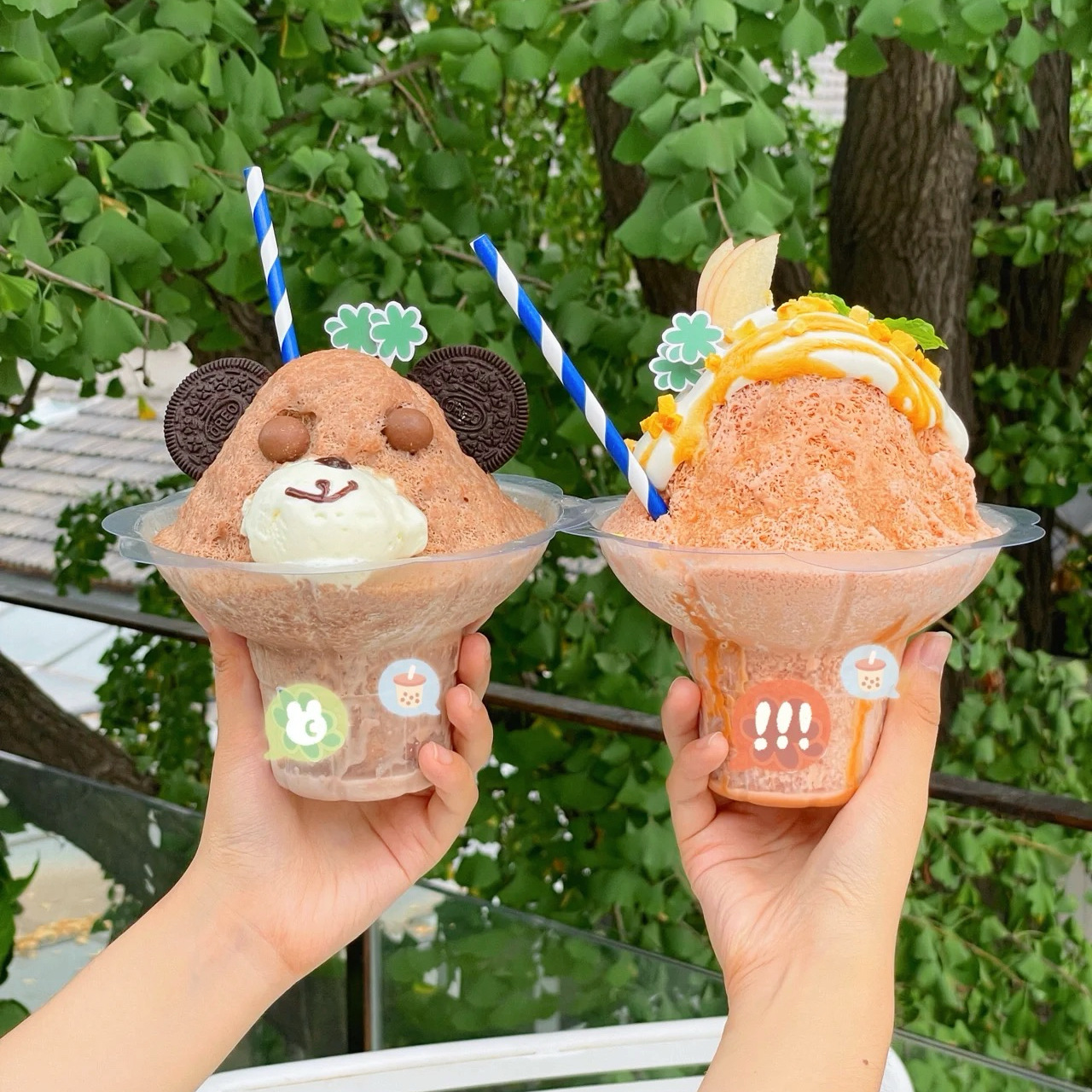 Internet-famous disposable soft ice petal bowl, hand-held shaved ice cup, commercial ice cream cup, dessert ice powder hand-held cup details Picture