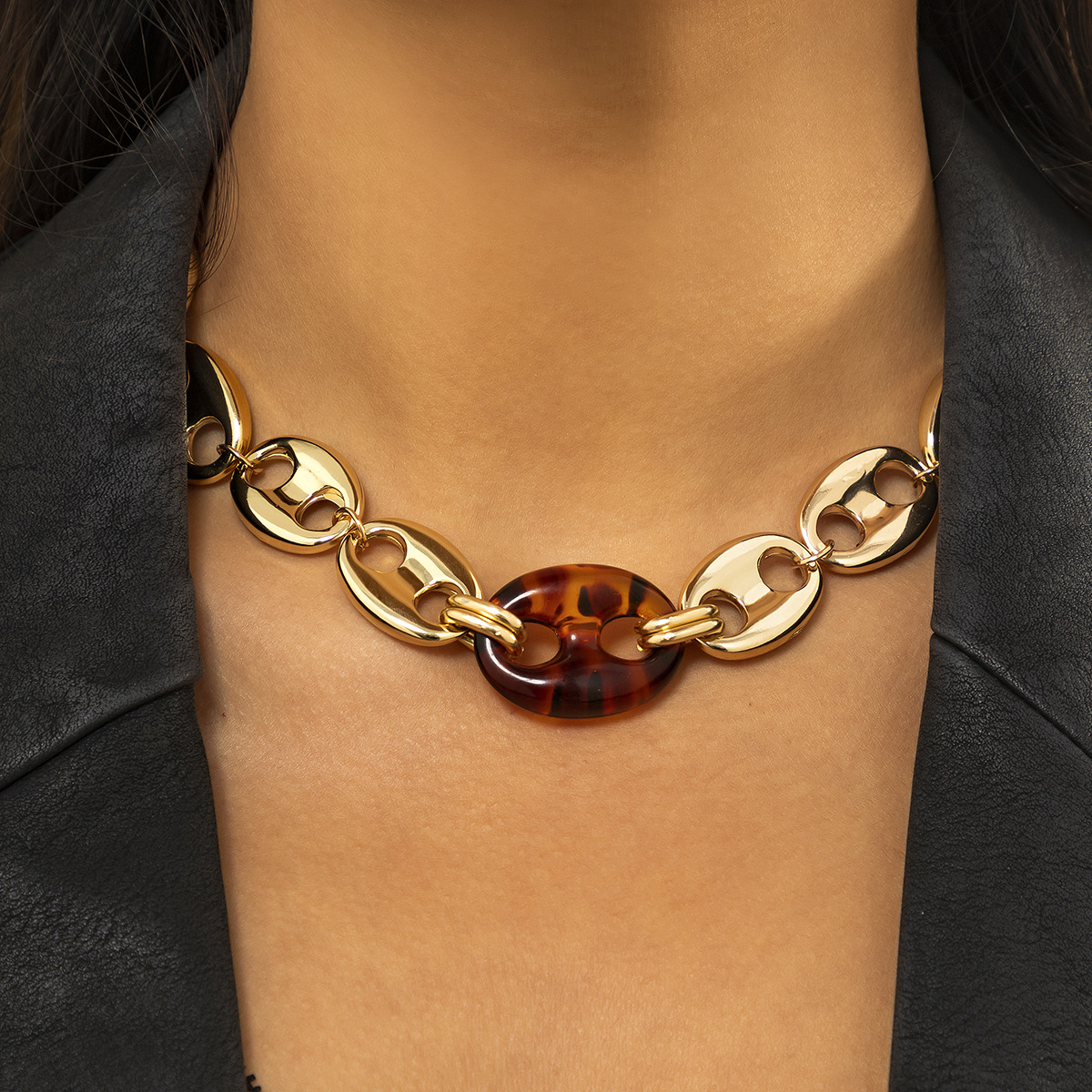 European and American cross-border accessories hip-hop street style leopard print patchwork collarbone necklace, simple pig nose buckle acrylic necklace Specification drawing