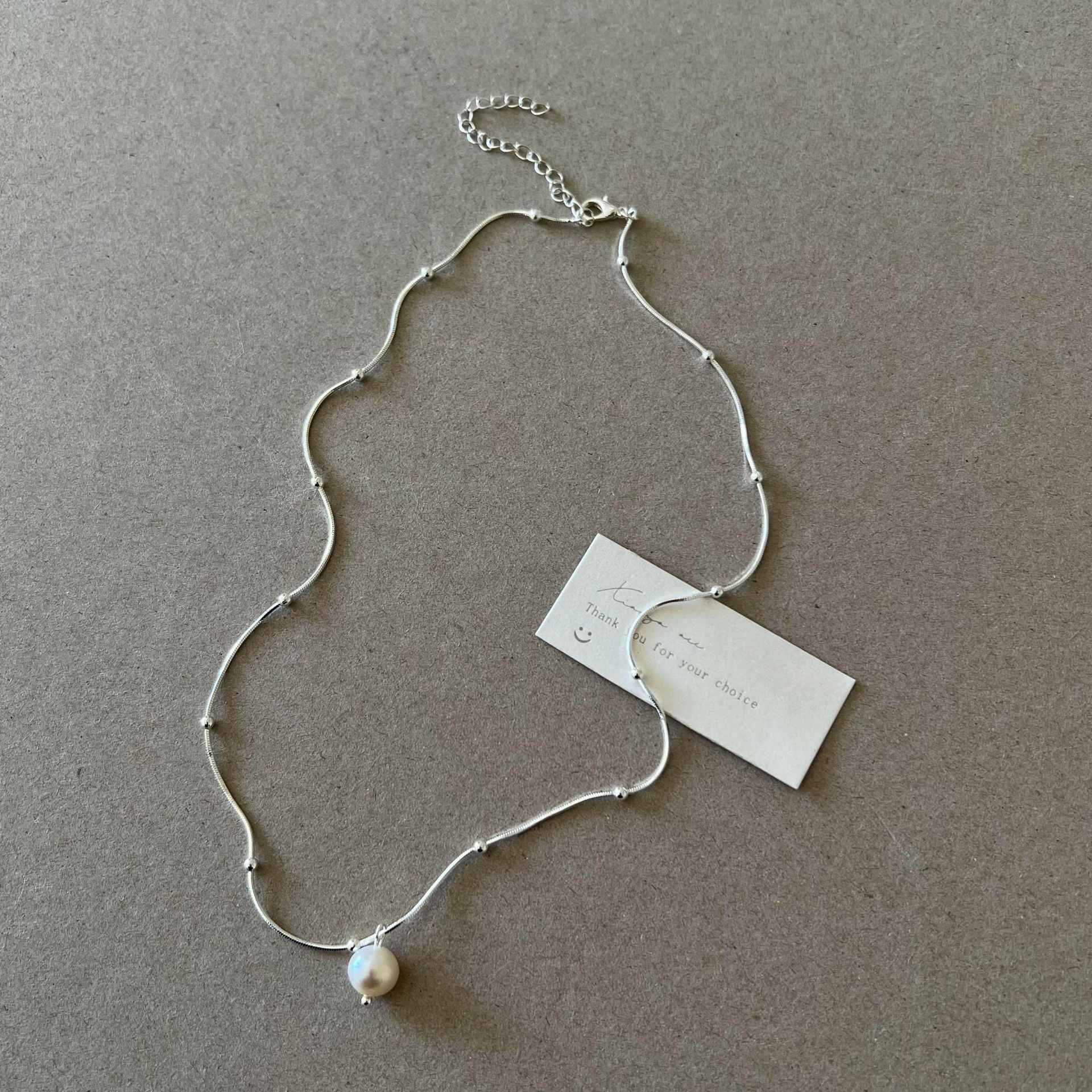 Simple and versatile pearl pendant collarbone chain, light luxury and niche design, new fashionable and elegant necklace style for women full figure
