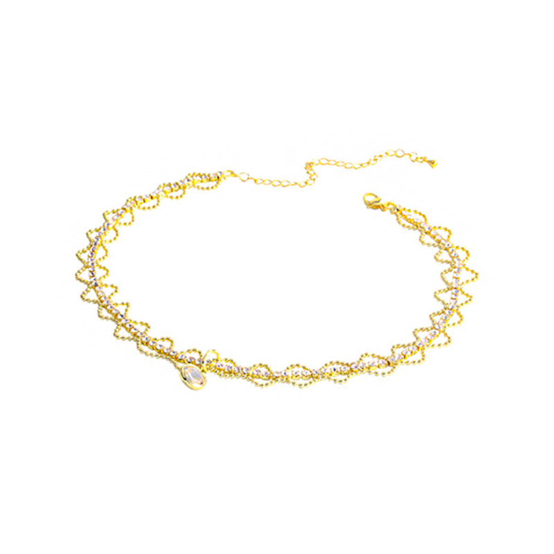 A new Korean fashion and versatile, light luxury necklace with a simple and elegant design. It is a new type of collarbone chain accessory and pearl necklace Item Picture