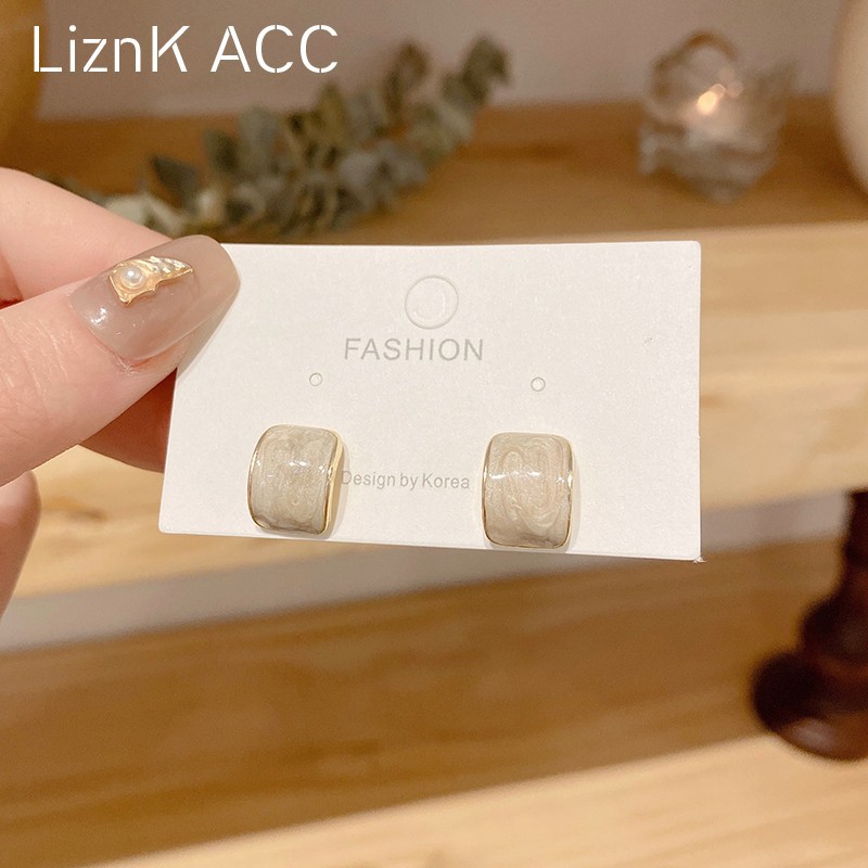 s925 Silver needle fashionable, simple and versatile geometric earrings, high-end design for women, glazed texture stud earrings Application Scenario