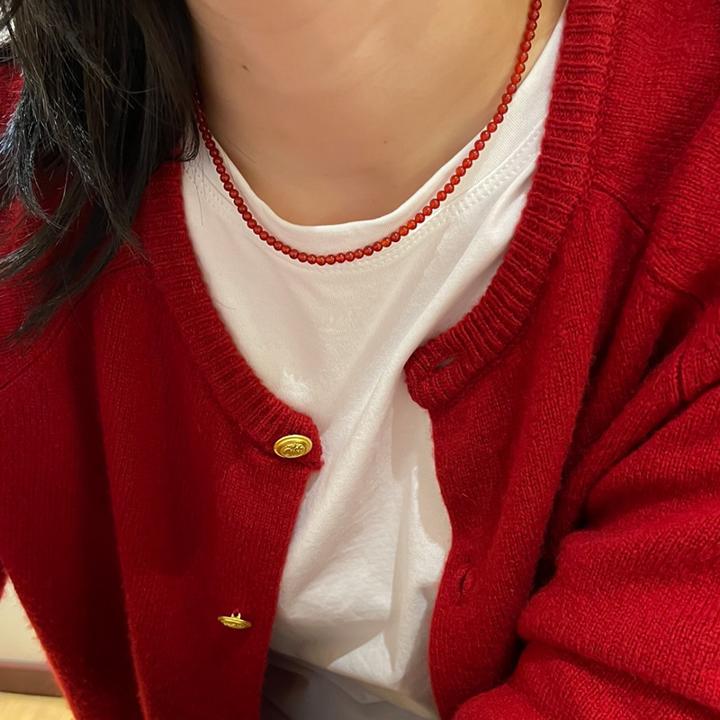Red agate handcrafted beaded necklace for women, with a retro and light luxury feel, elegant and fashionable temperament, versatile neckchain and collarbone chain details Picture