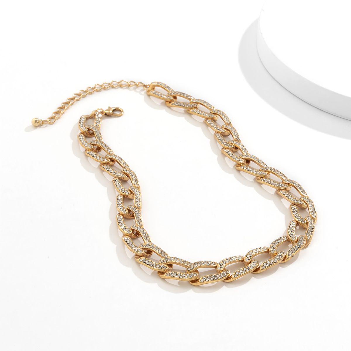 European and American cross-border jewelry, niche micro-set water diamond Cuban chain, versatile collarbone neck chain, simple women's punk necklace Application Scenario
