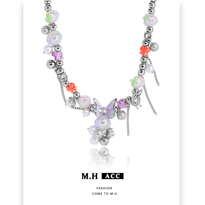 Caidie Heavy Industry's niche design necklace for women 2025 new style, light luxury and sweet collarbone chain, fashionable and high-end necklace Application Scenario
