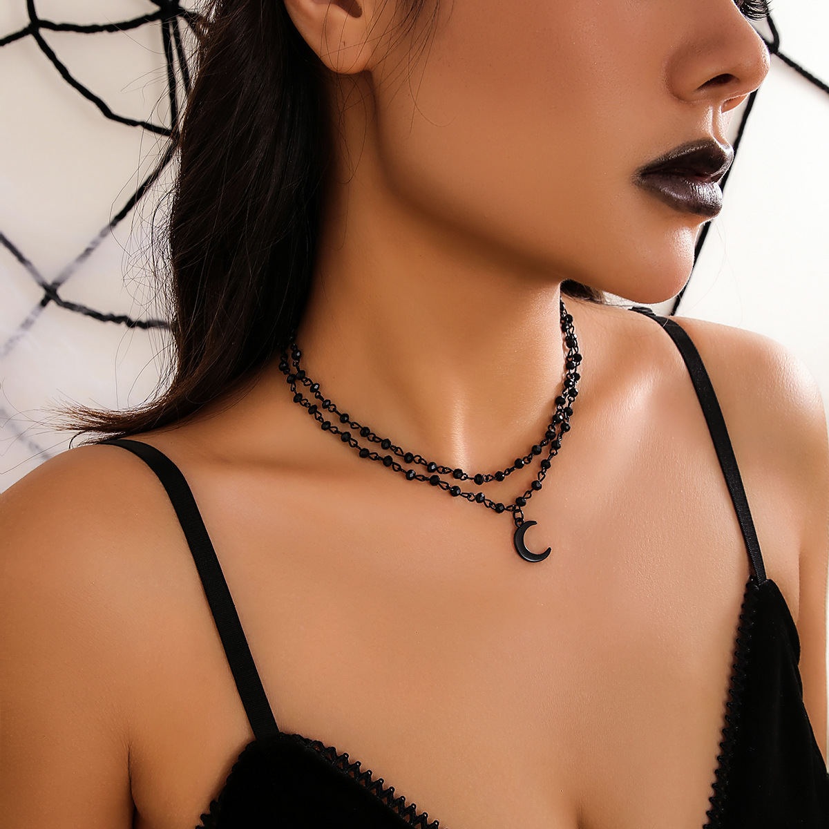 European and American cross-border jewelry, simple design sense, niche star tassel necklace, sweet and cool hip-hop single-layer round piece necklace full figure