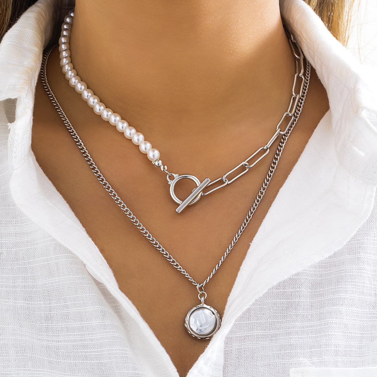 European and American cross-border jewelry, beaded star heart pendant, collarbone chain necklace, metal style, sweet and cool imitation pearl necklace details Picture