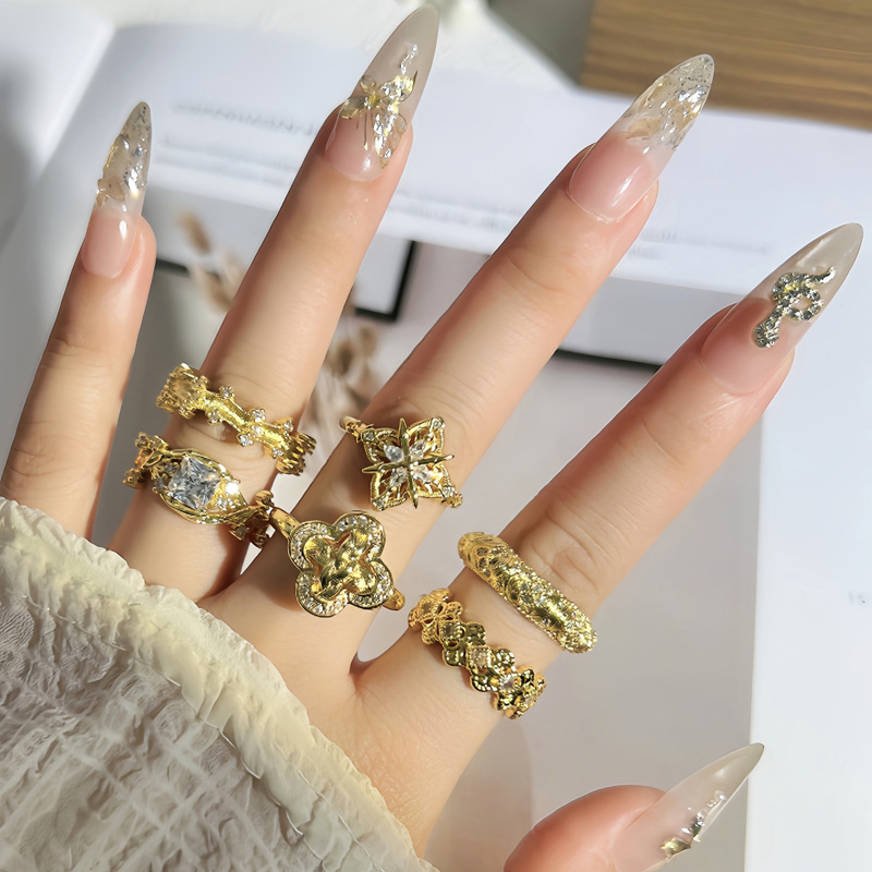 A light luxury court-style brushed and hollowed-out four-leaf clover high-end ring, a cold and fashionable, niche, layered index finger ring for women details Picture
