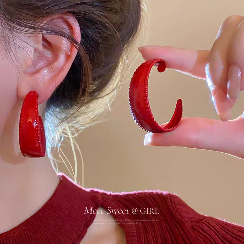 Retro Encore red C-shaped ear ring earrings 2025 new bestsellers autumn and winter stud earrings with a niche and elegant style full figure