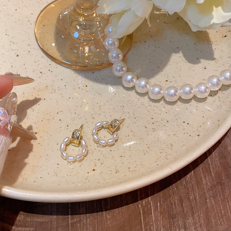 S925 Silver Needle French retro pearl earrings, a unique design for women with geometric ring stud earrings, a popular earpiece Specification drawing