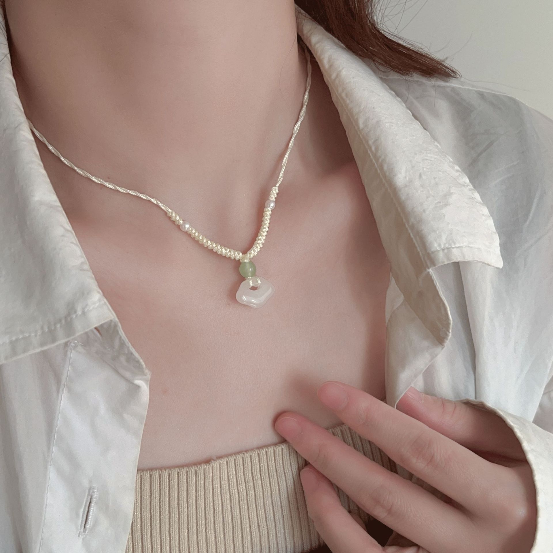 New Chinese-style Xiangyun woven necklace, a niche design for women, retro peace lock pendant, collarbone chain, fashionable and versatile neck chain Application Scenario