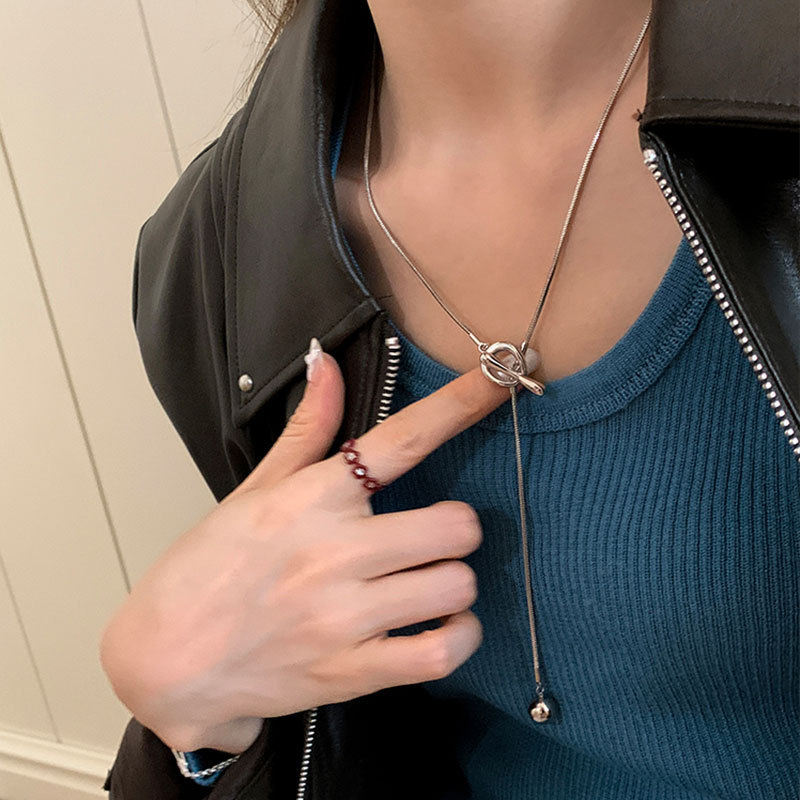Simple and ins style, versatile OT buckle tassel long necklace, a unique and elegant women's neck chain, sweater chain Specification drawing