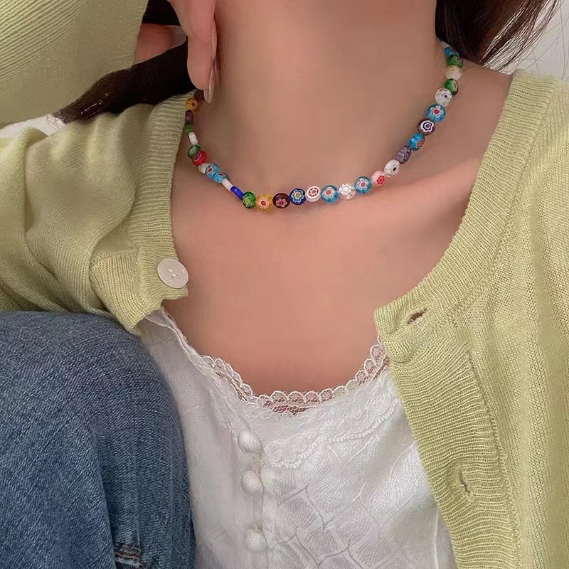 Colorful glass beaded necklace 2023 New Design for women, a niche hip-hop and hot girl collarbone chain accessory full figure