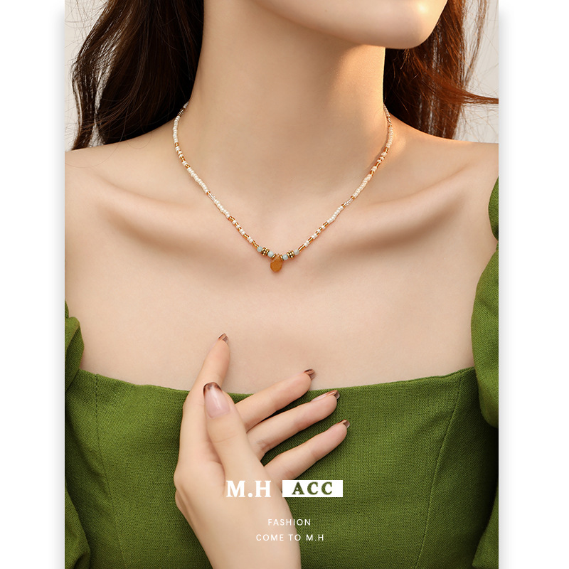 ins Fresh Huang Dongling Rice Bead Necklace Wholesale, niche design, sweet girl style collarbone chain, fashionable and trendy pendant details Picture