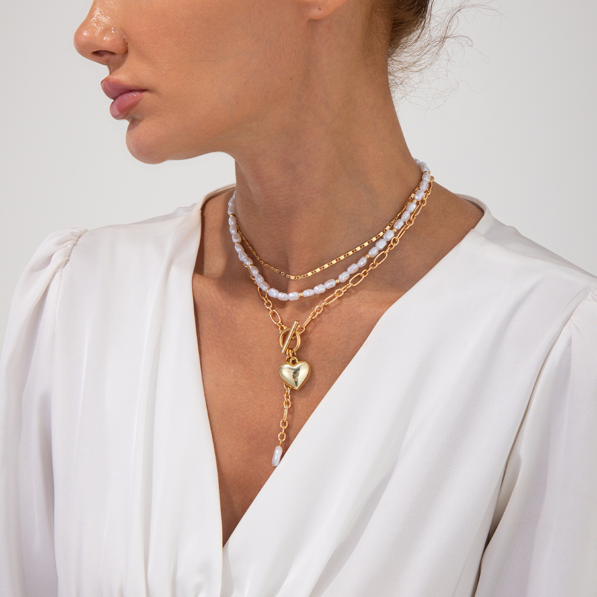 European and American cross-border style heart-shaped cross pendant necklace, Baroque imitation pearl beaded layering collarbone necklace details Picture