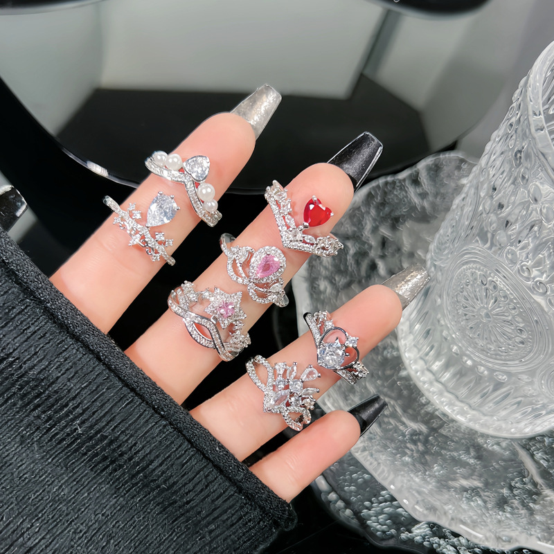 Fashionable court-style teardrop-shaped heart zircon crown, high-end ring, simple, sweet, cool and niche design for women details Picture