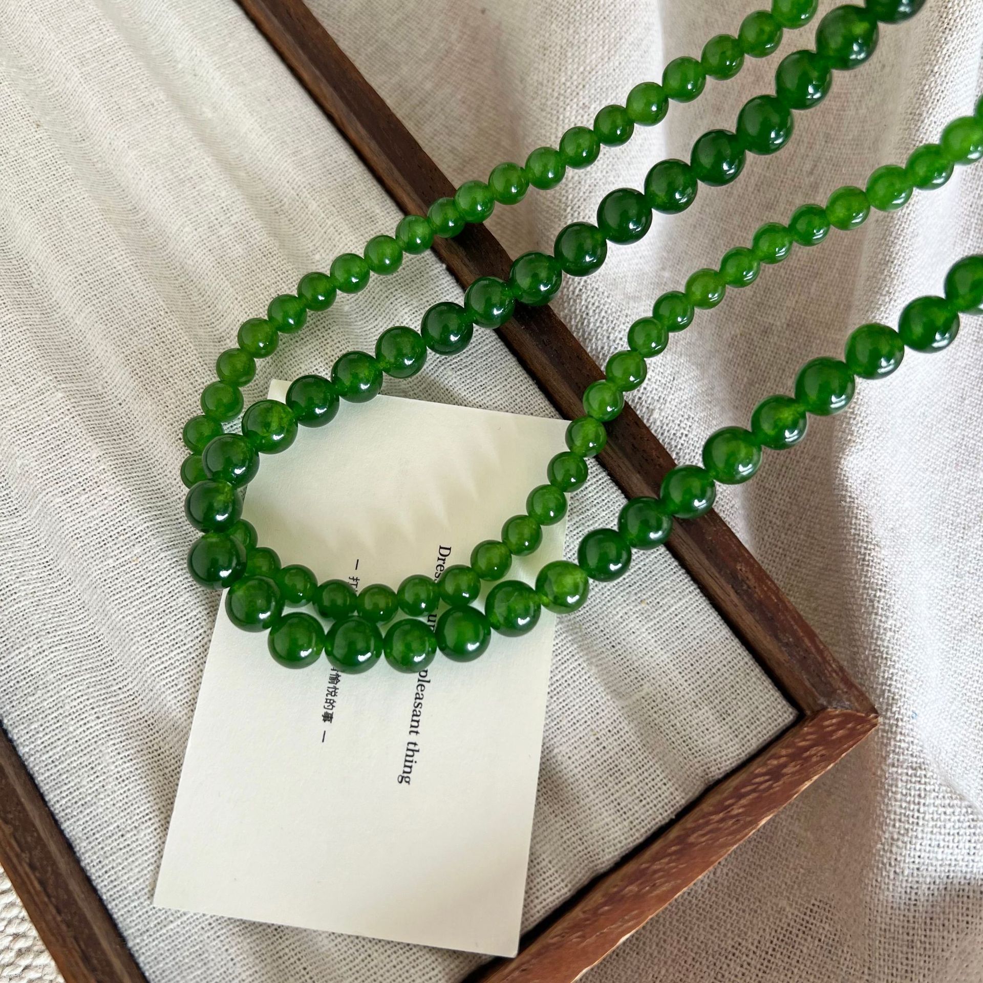 New Chinese-style green chalcedony beaded necklace, women's inval-shaped buckle, ancient style, super whitening 2024 new style necklace wholesale details Picture